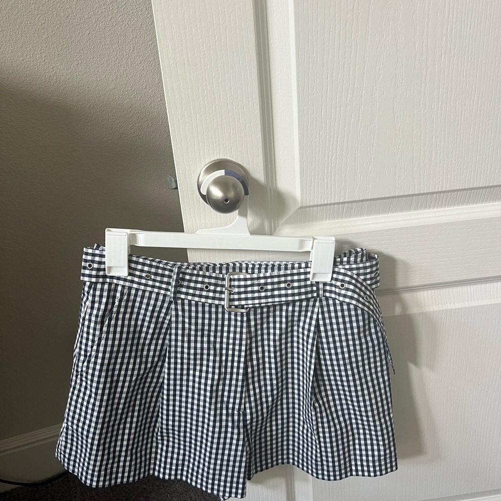 NWT Michael Michael Kors shorts Size 4